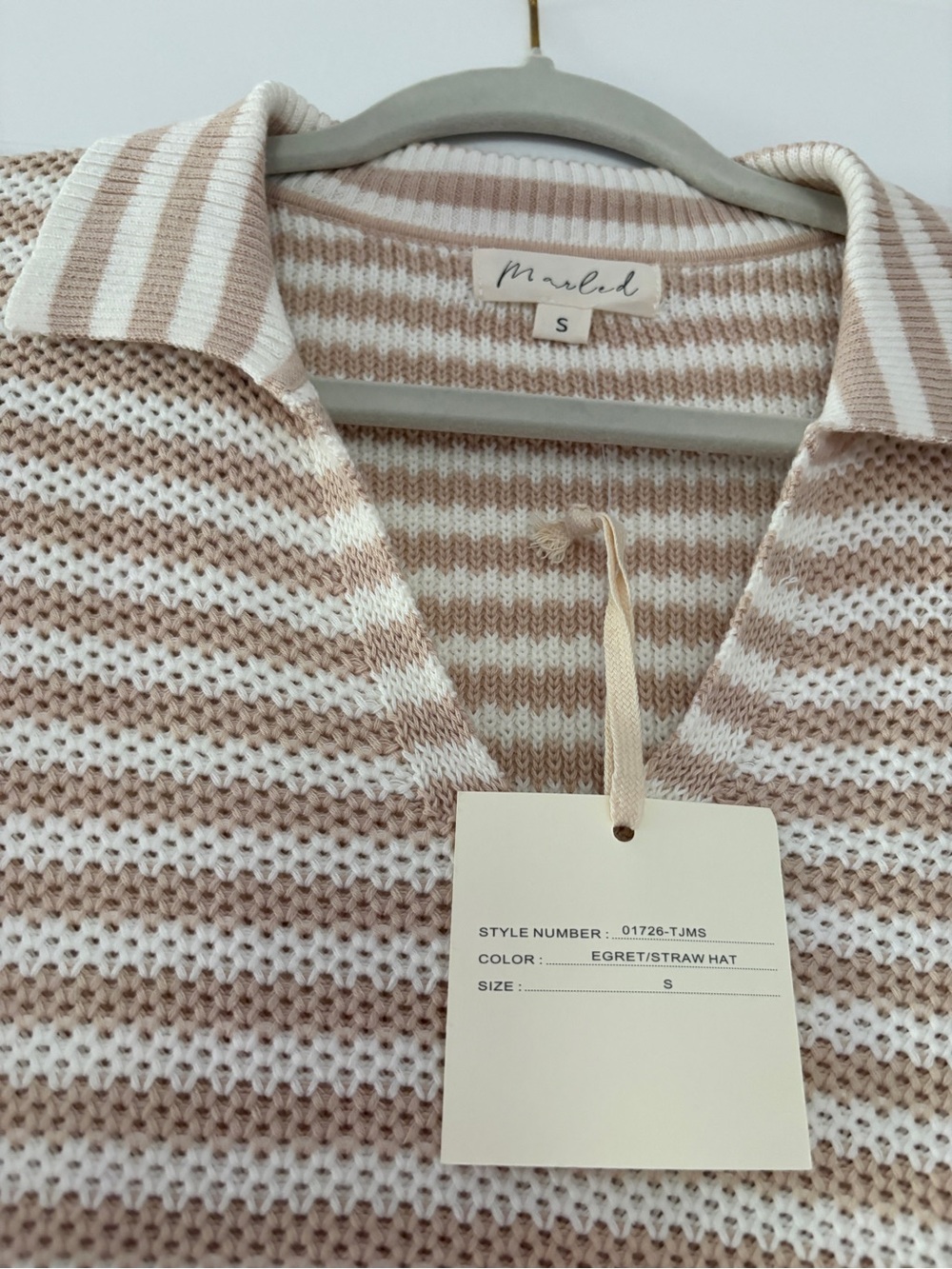 Marled Beige & White Striped V‑Neck Short‑Sleeve Sweater - Picture 5 of 8